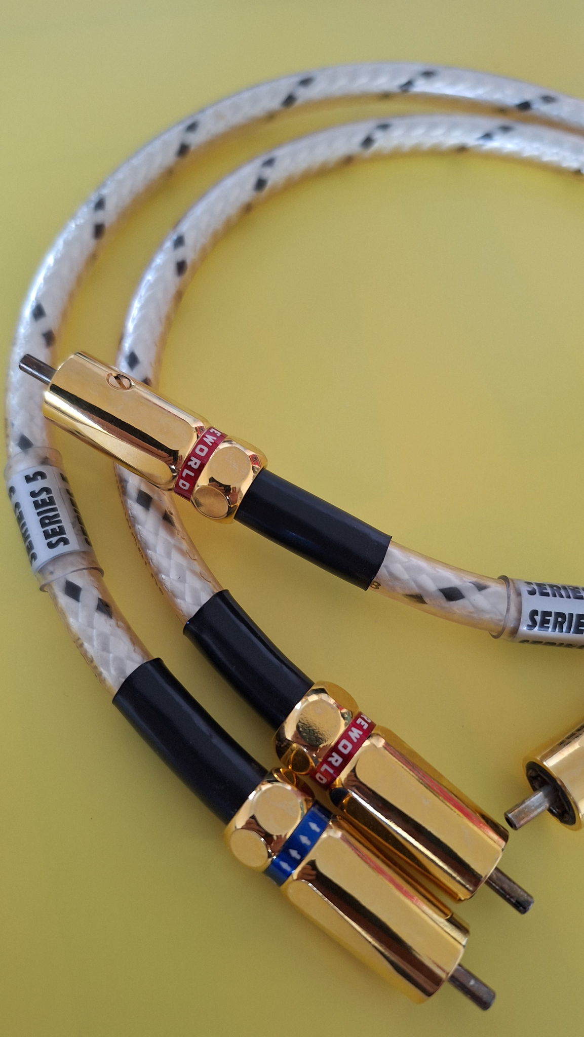 WIREWORLD Polaris III Series 5 RCA Interconnects Afford... 4