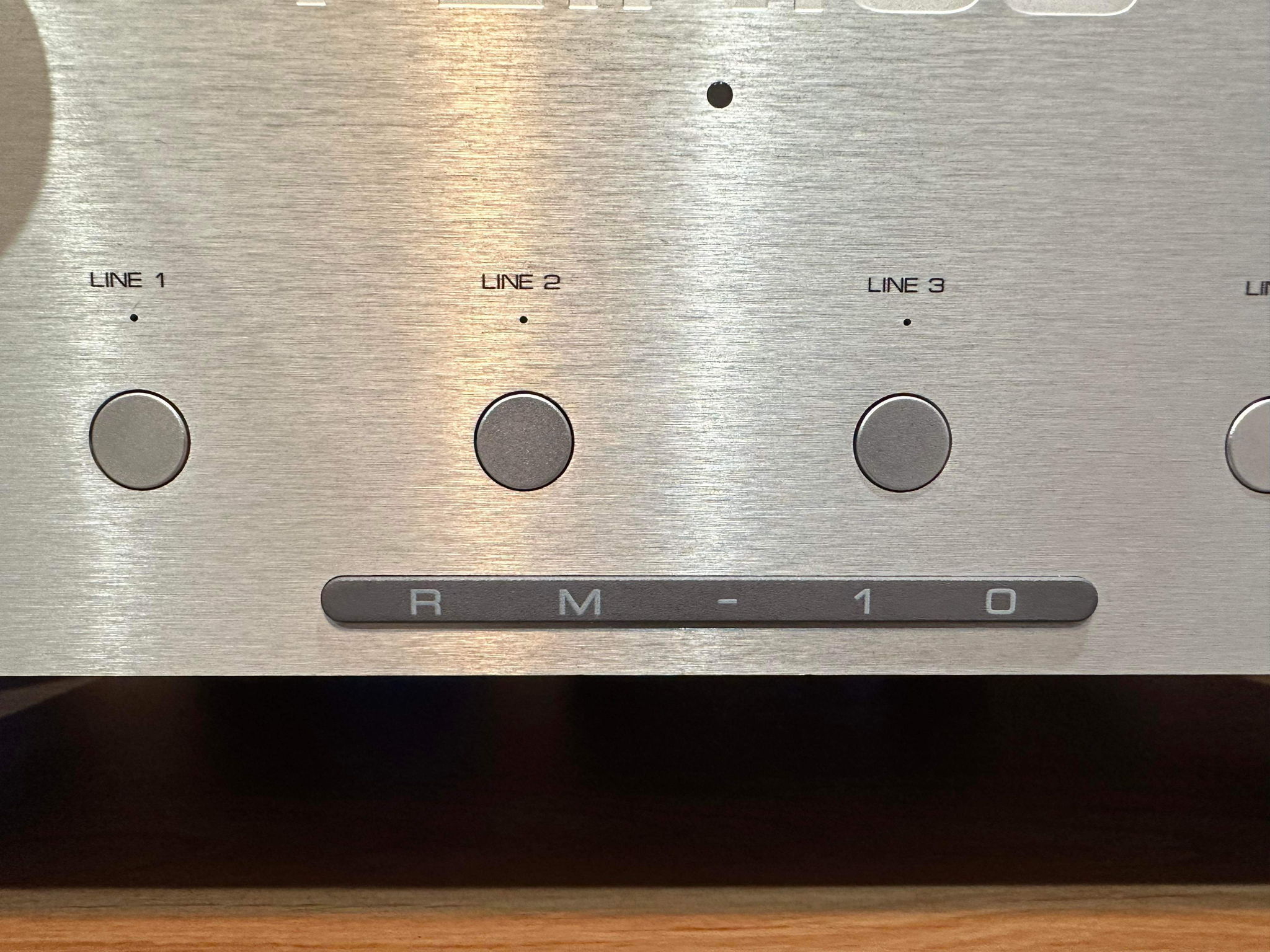 Plinius RM-10 preamplifier top of the line with remote 4