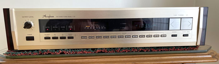 Accuphase  T-107 FM Tuner - Price Reduced