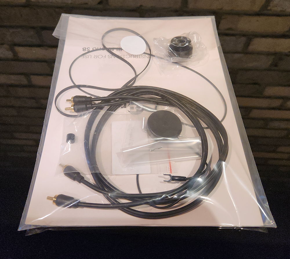 Pro-Ject Debut lll Phono SB in Gloss Black w/ Ortofon O... 9