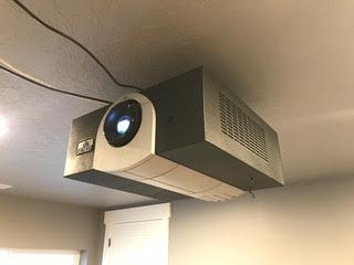 Runco Q750i LED Projector (Standard Lens) with Packaging