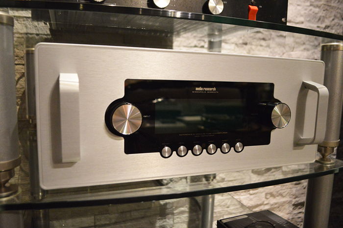 Audio Research Reference 6 - Vacuum Tube Preamplifier