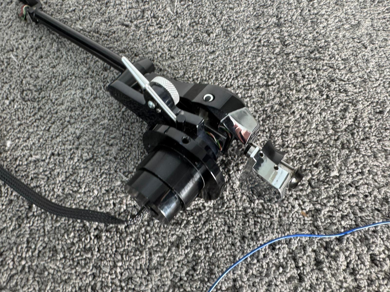 Helius Designs Omega 10.5 tonearm 10