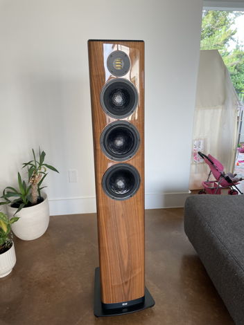 Elac Vela FS 409 Speakers - Reduced Price to Sell