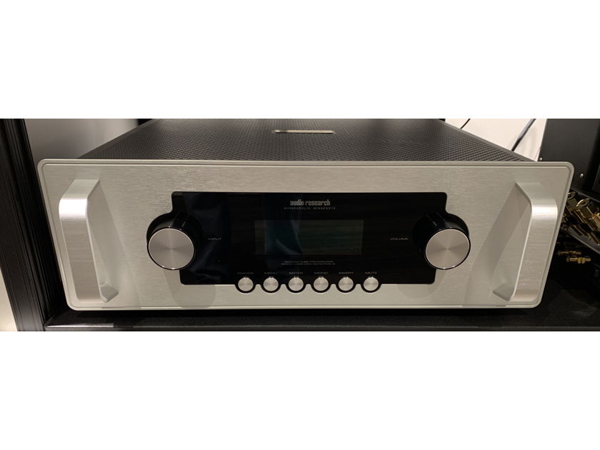 Audio Research LS-28 Preamplifier (32 hours of total usage)