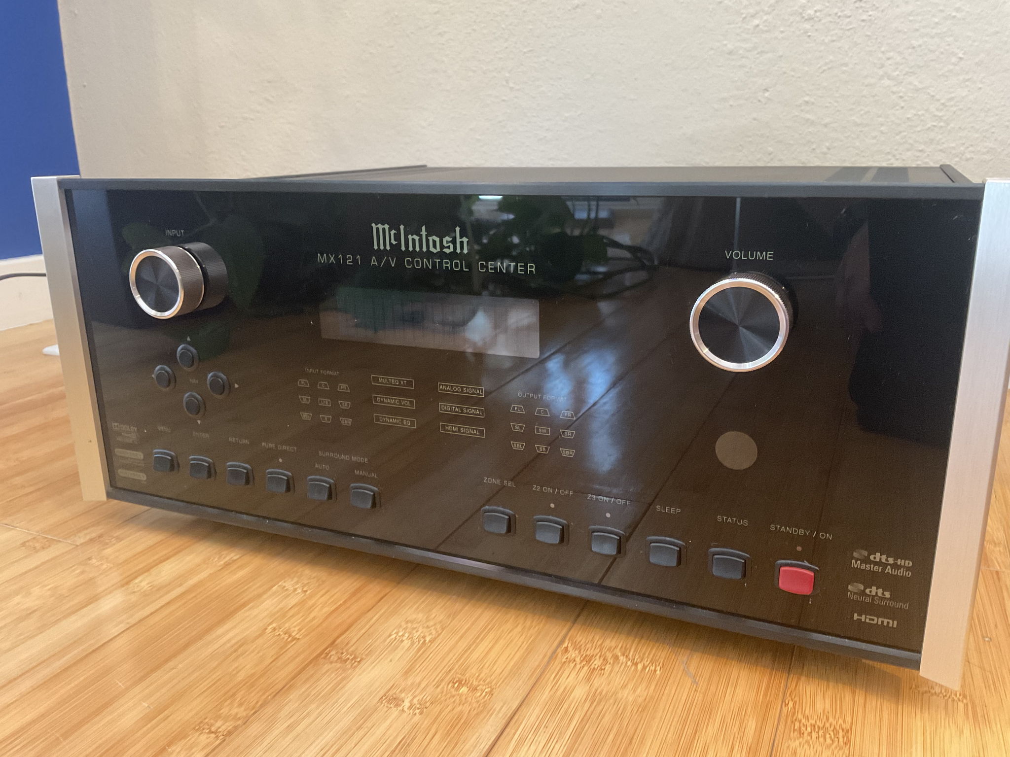 McIntosh MX121 A/V Control Center 4