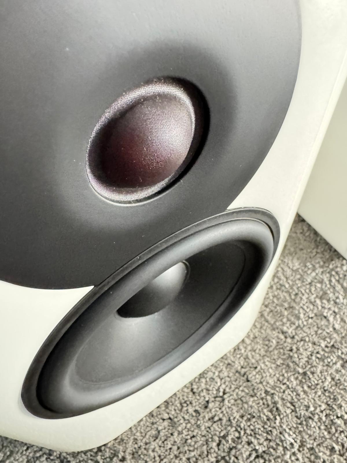 Q Acoustics Concept 300 speakers with stands 11