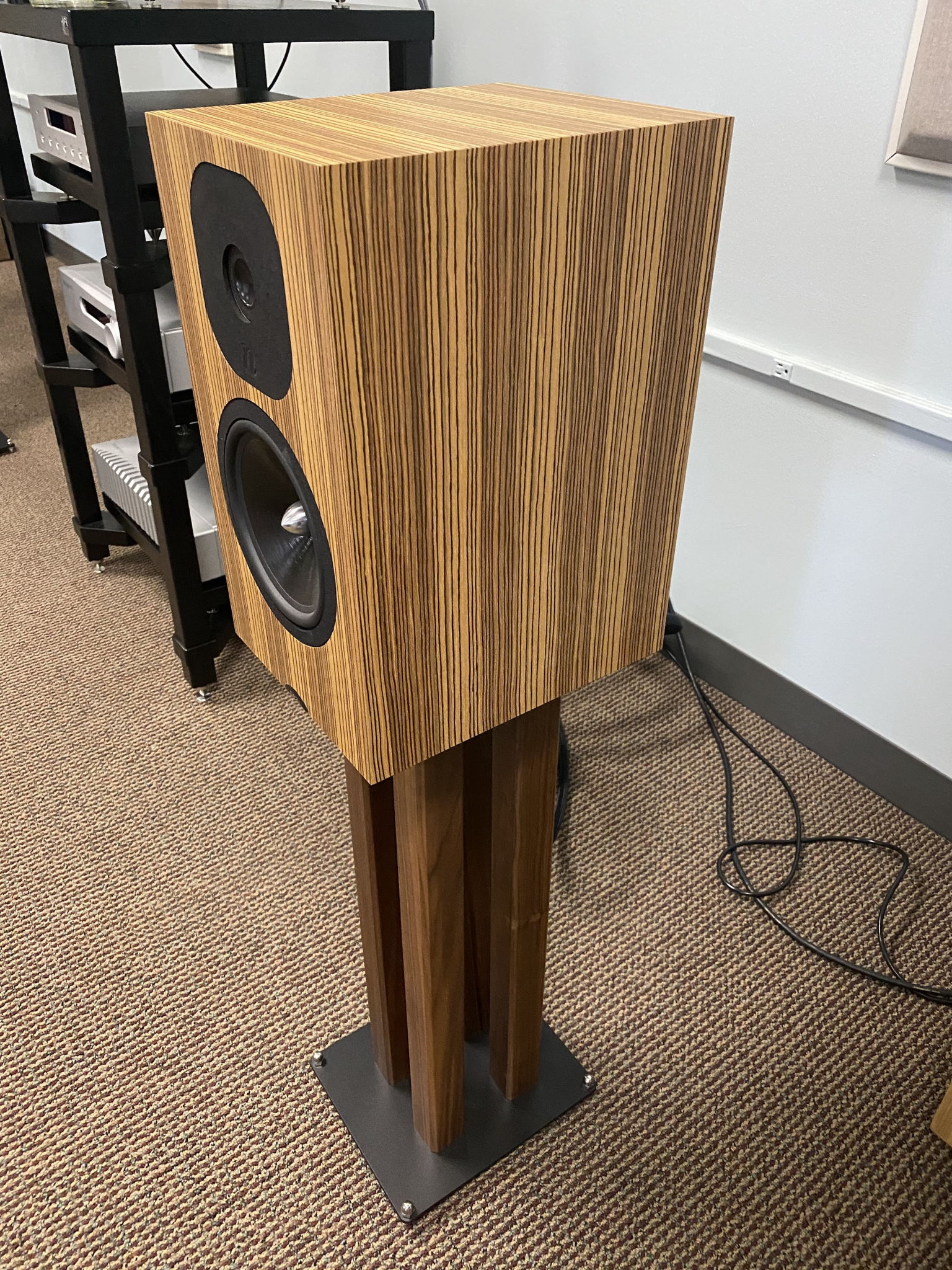 Neat Acoustics Momentum SX3i Speakers - Brand New, Seal... 4