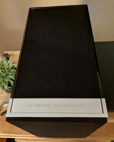Definitive Technology D9 - Demand Series Bookshelf Spea...