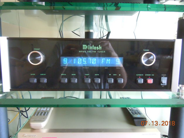 McIntosh MR-85 AM/FM Tuner in MINT Condition.   REDUCED!!