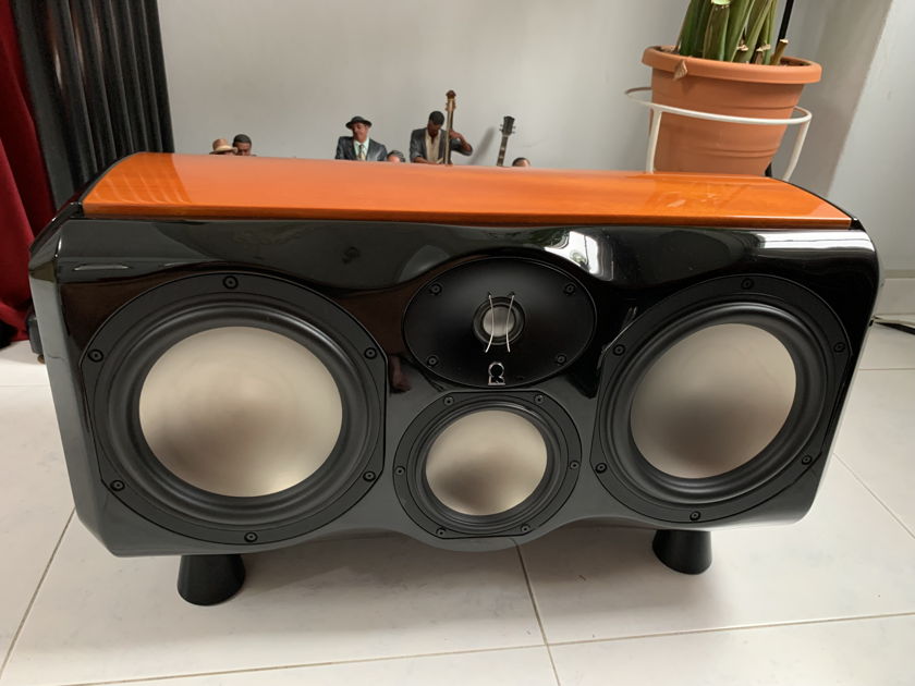 Revel Ultima2 Voice2 centre speaker with footers