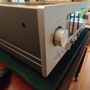 Luxman L-590AX Class A Integrated Stereo Amplifier