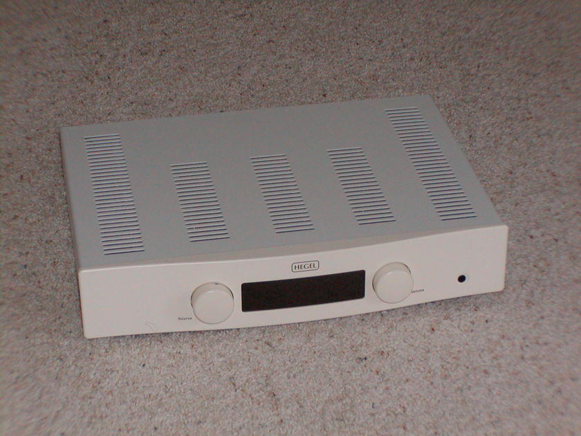 Hegel ROST Integrated Amplifier "White Demo"