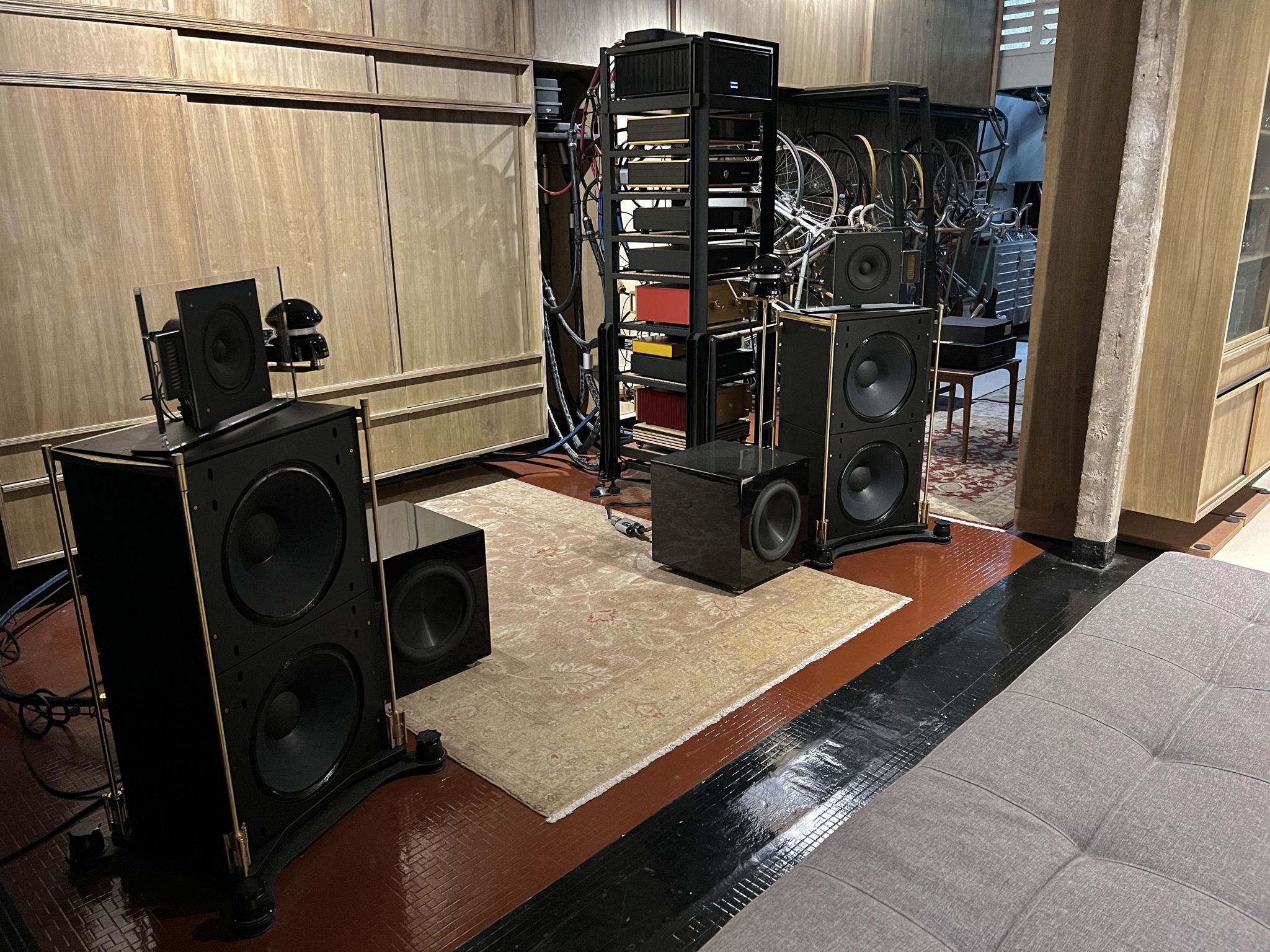 Nearfield listening with field-coil driver dipole speakers simulates realism unlike anything else. 