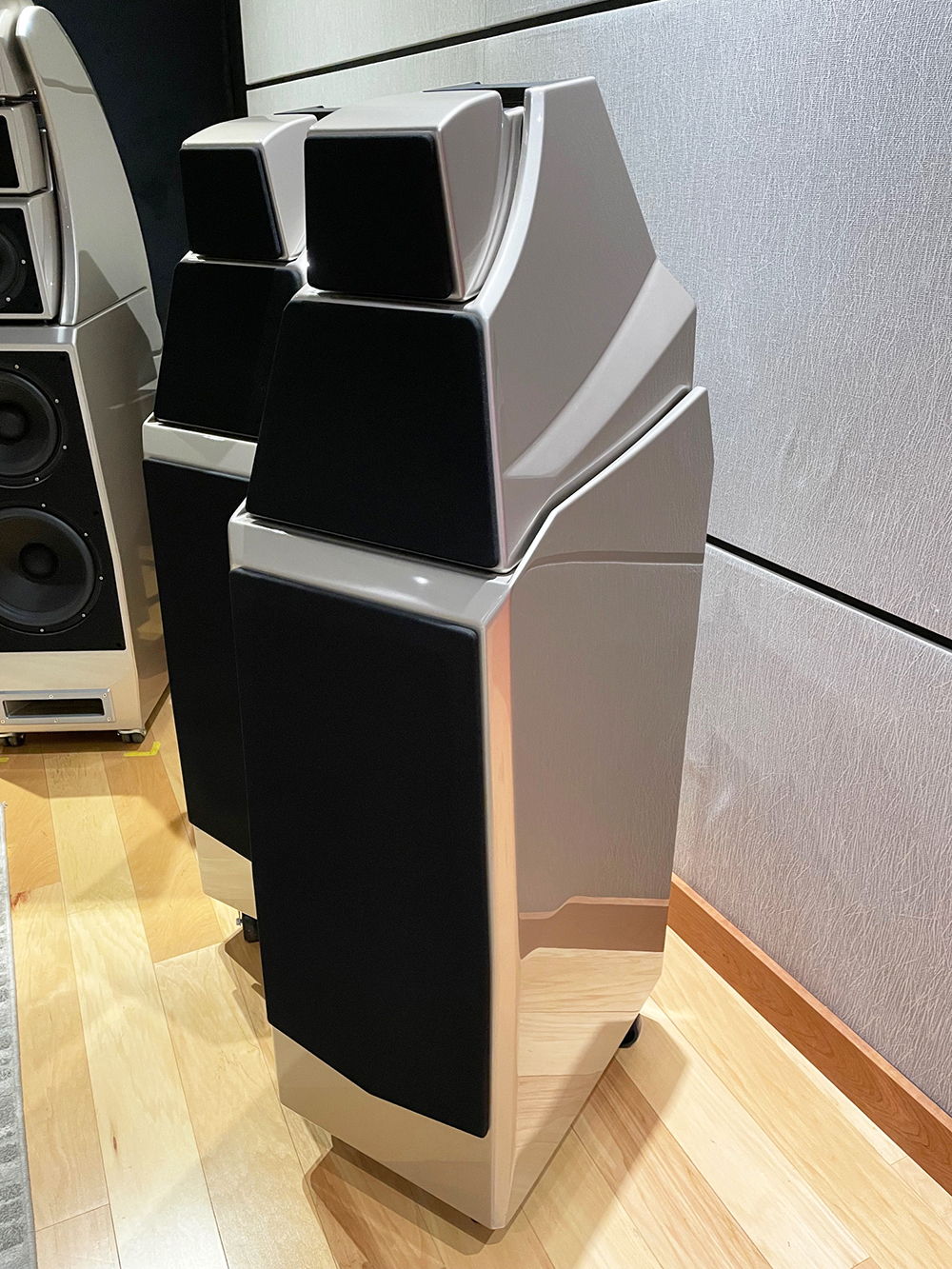 Wilson Audio Certified Authentic Pre-Owned, Desert Silv... 4