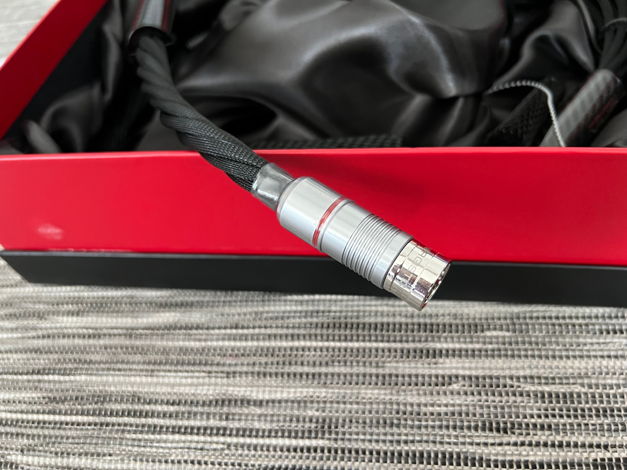 Synergistic Research SRX  1m XLR - the best IC in the w...