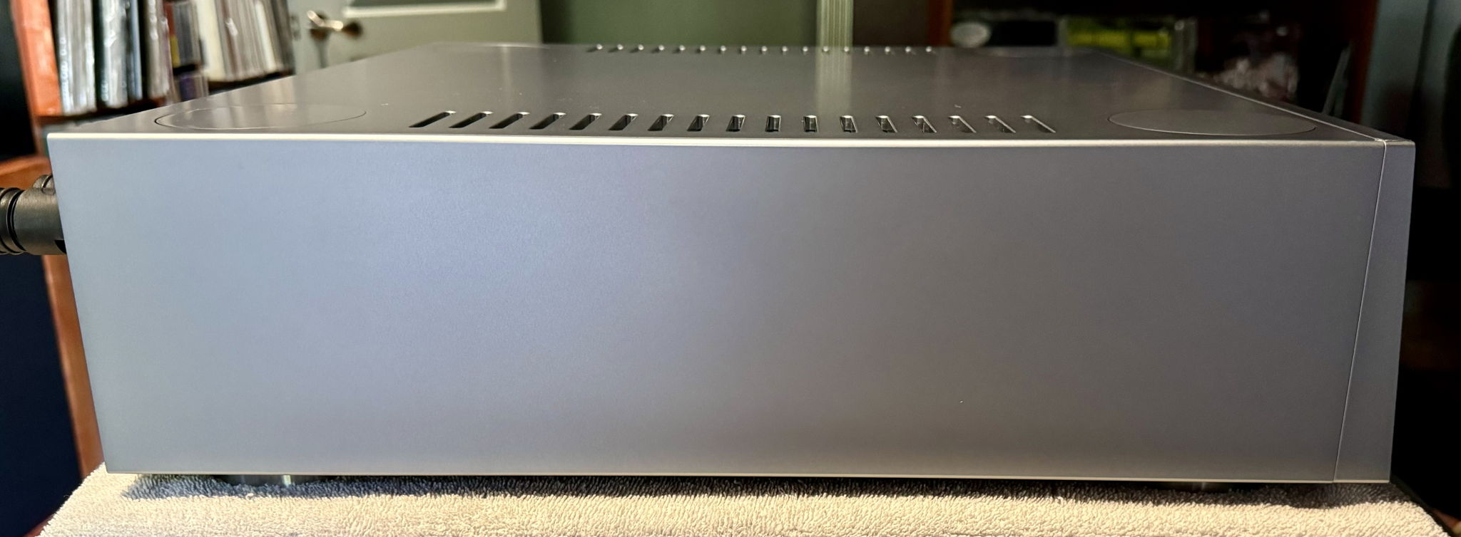 CH Precision I1 Integrated Amplifier. Like new! 5