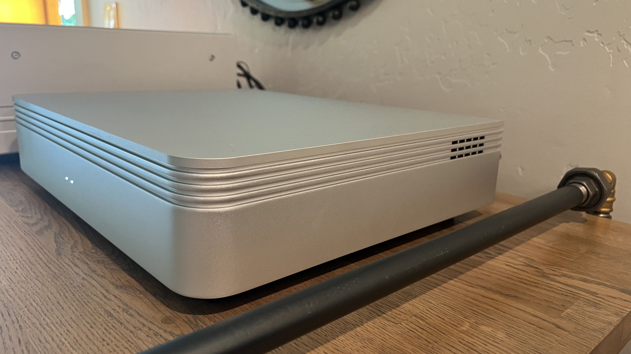 IsoTek Aquarius V5 power conditioner 4