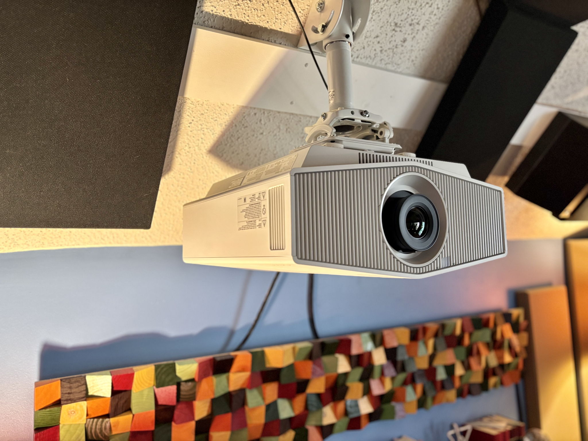 New Sony VPL-XW5000ES