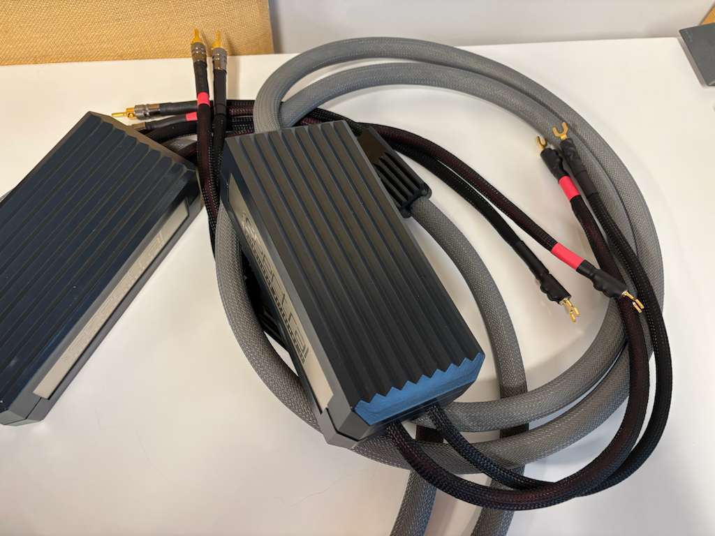 Spectral MH-770 Untralinear Reference II - Speaker Cable