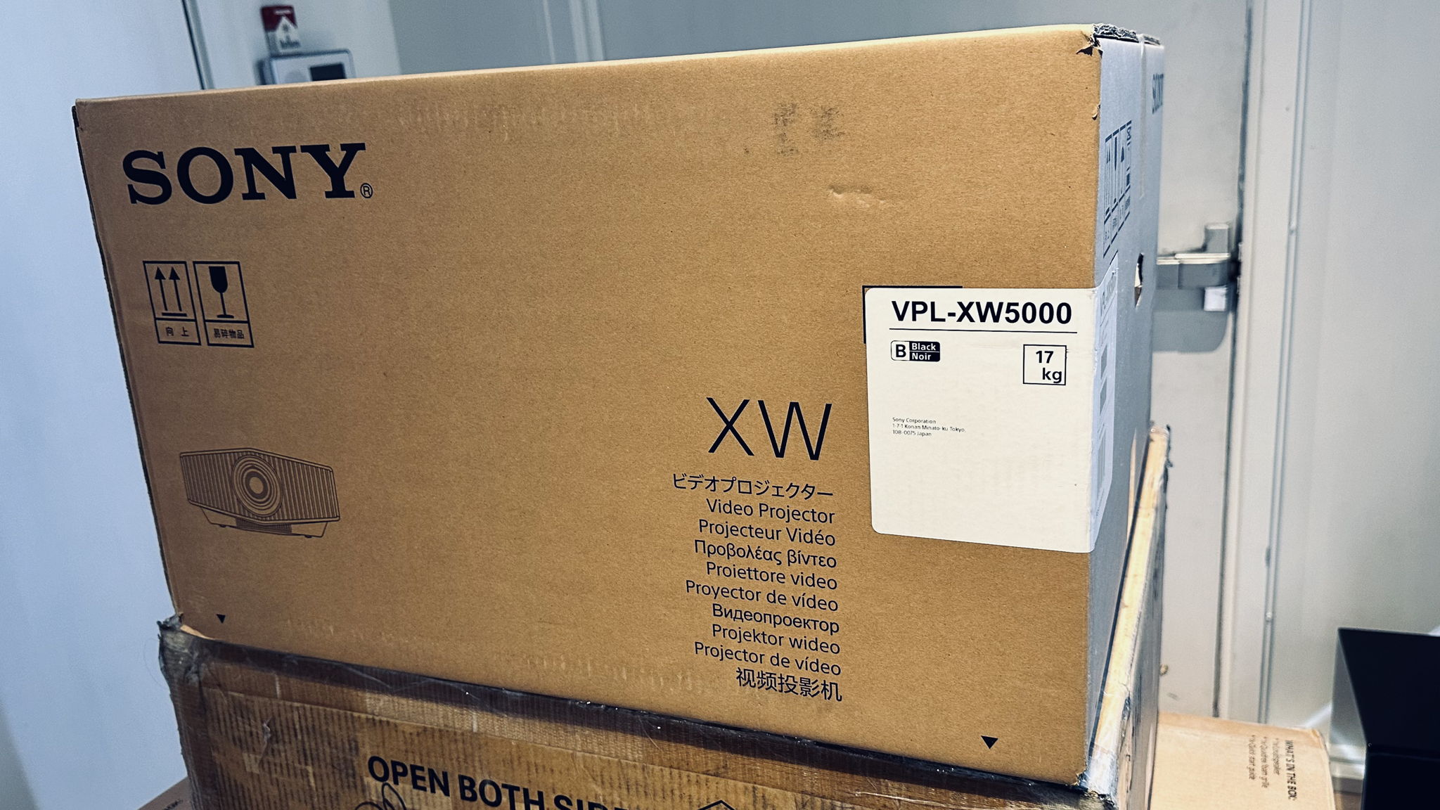 Sony VPL-XW5000 4K HDR Video Projector BRAND NEW UNOPENED 2