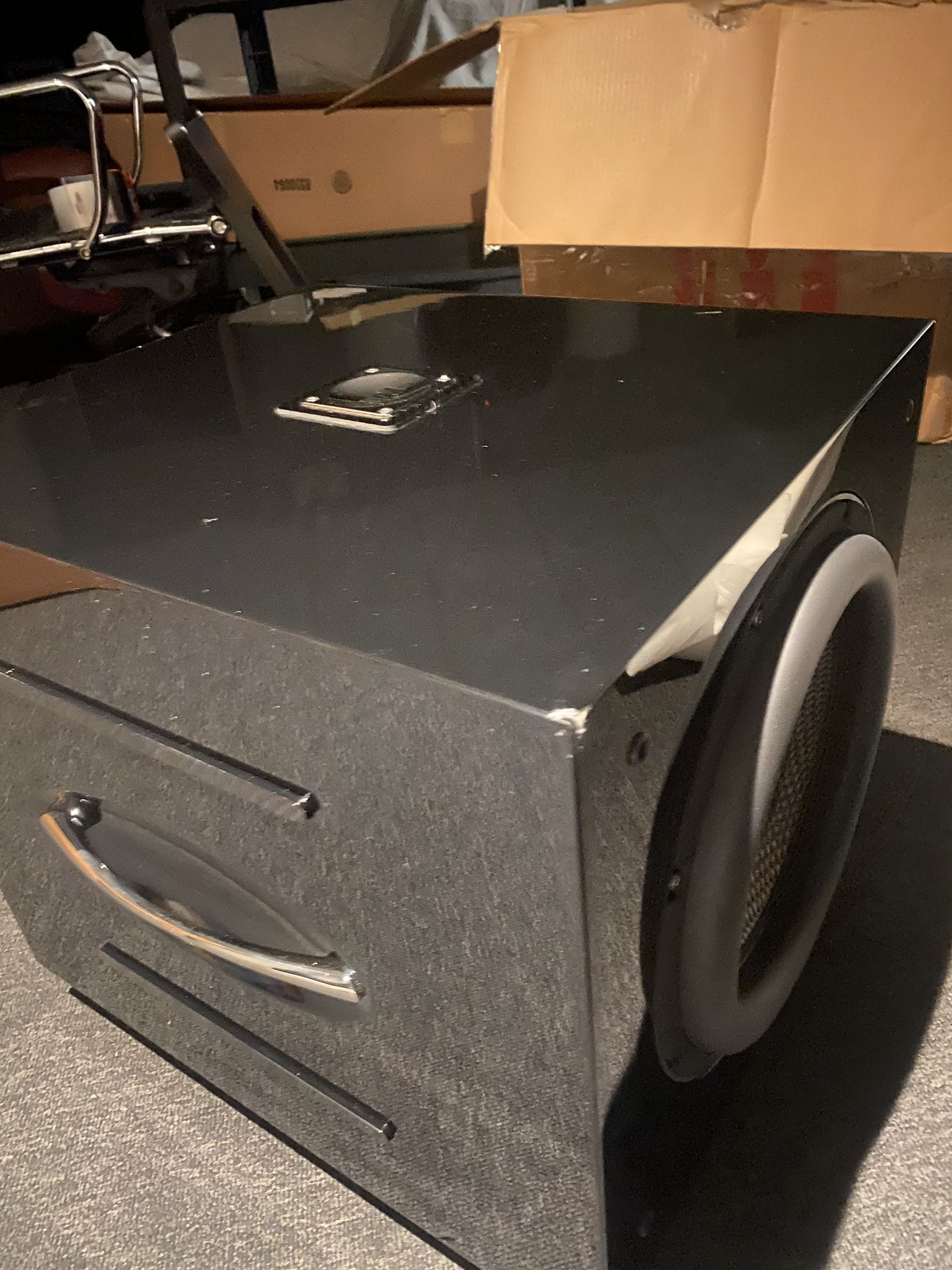 REL Acoustics Carbon Special small DAMAGE 6