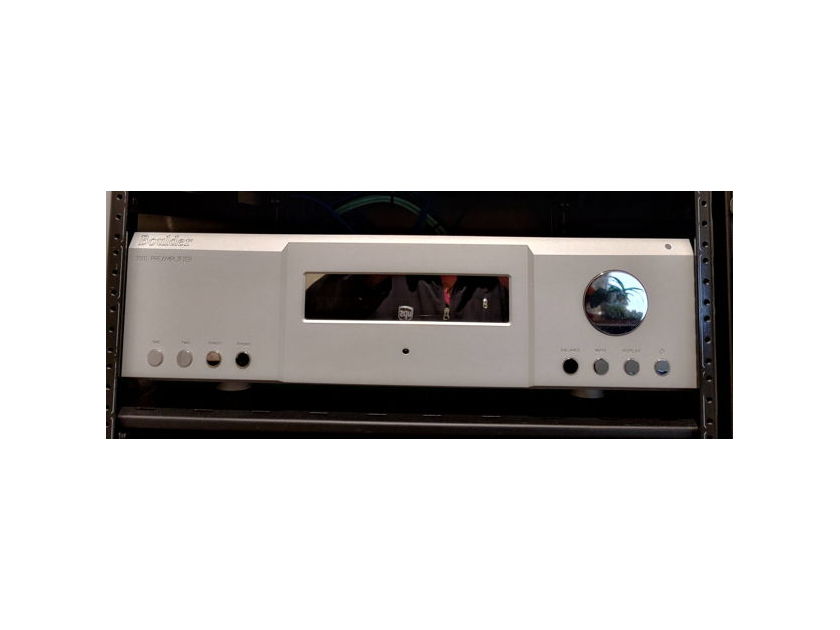 Boulder 1010 pre amp with great phono stage