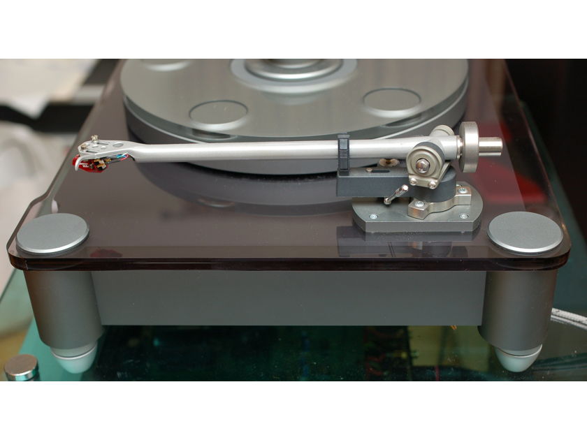 T+A  G10 MKII Turntable REGA RB900  Tonearm with upgrade Incognito wire