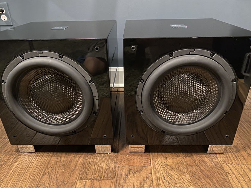 REL R-528 SE Subwoofers (pair for sale) with all original accessories