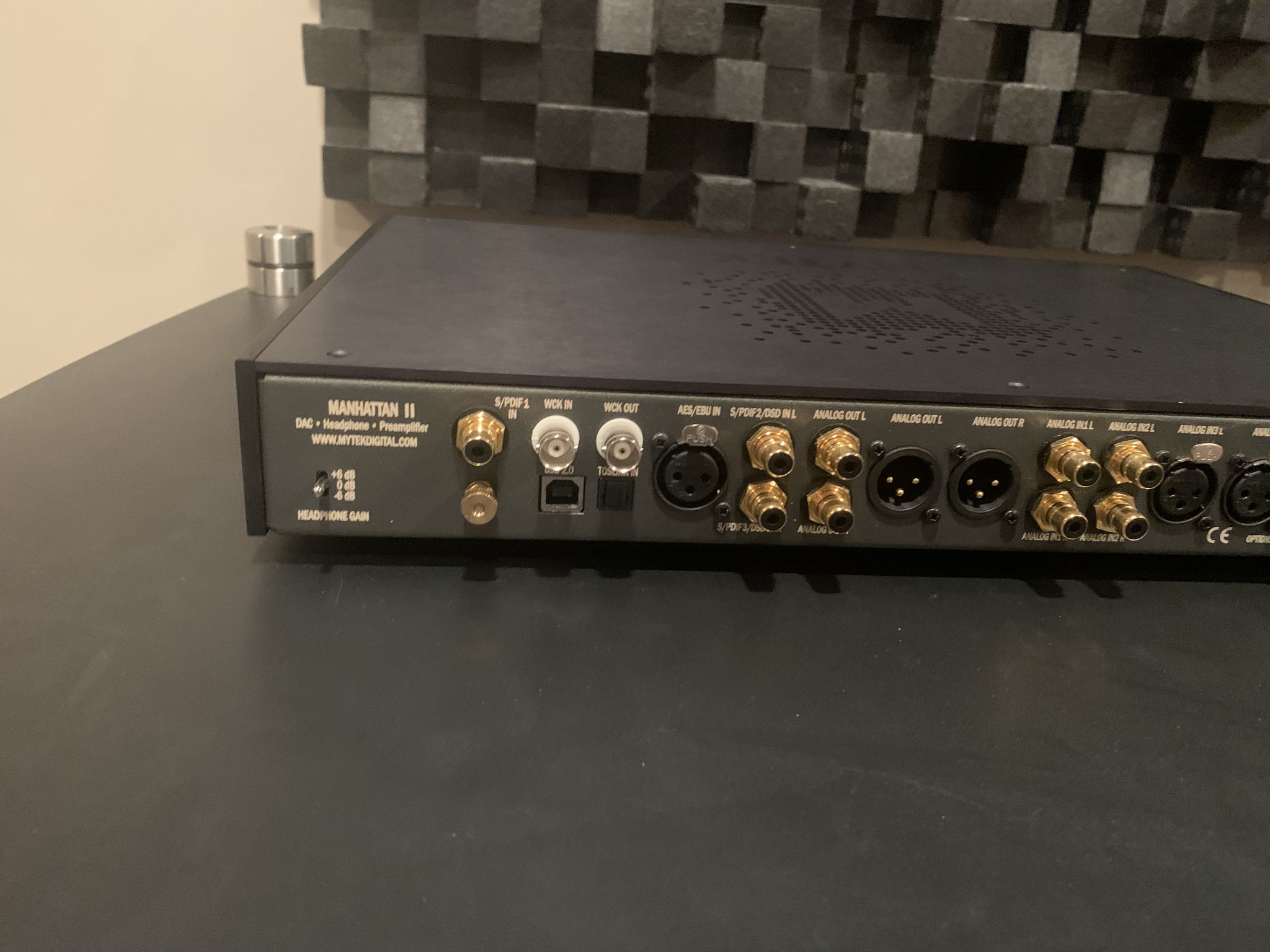 Mytek Manhattan II DAC/preamp/headphone amp 4