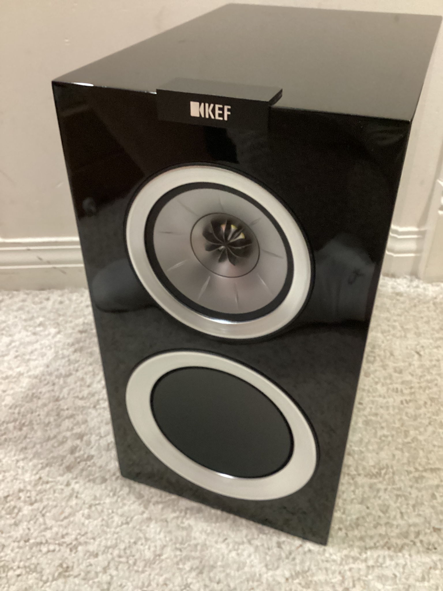 KEF R300 Piano Black For Sale | Audiogon