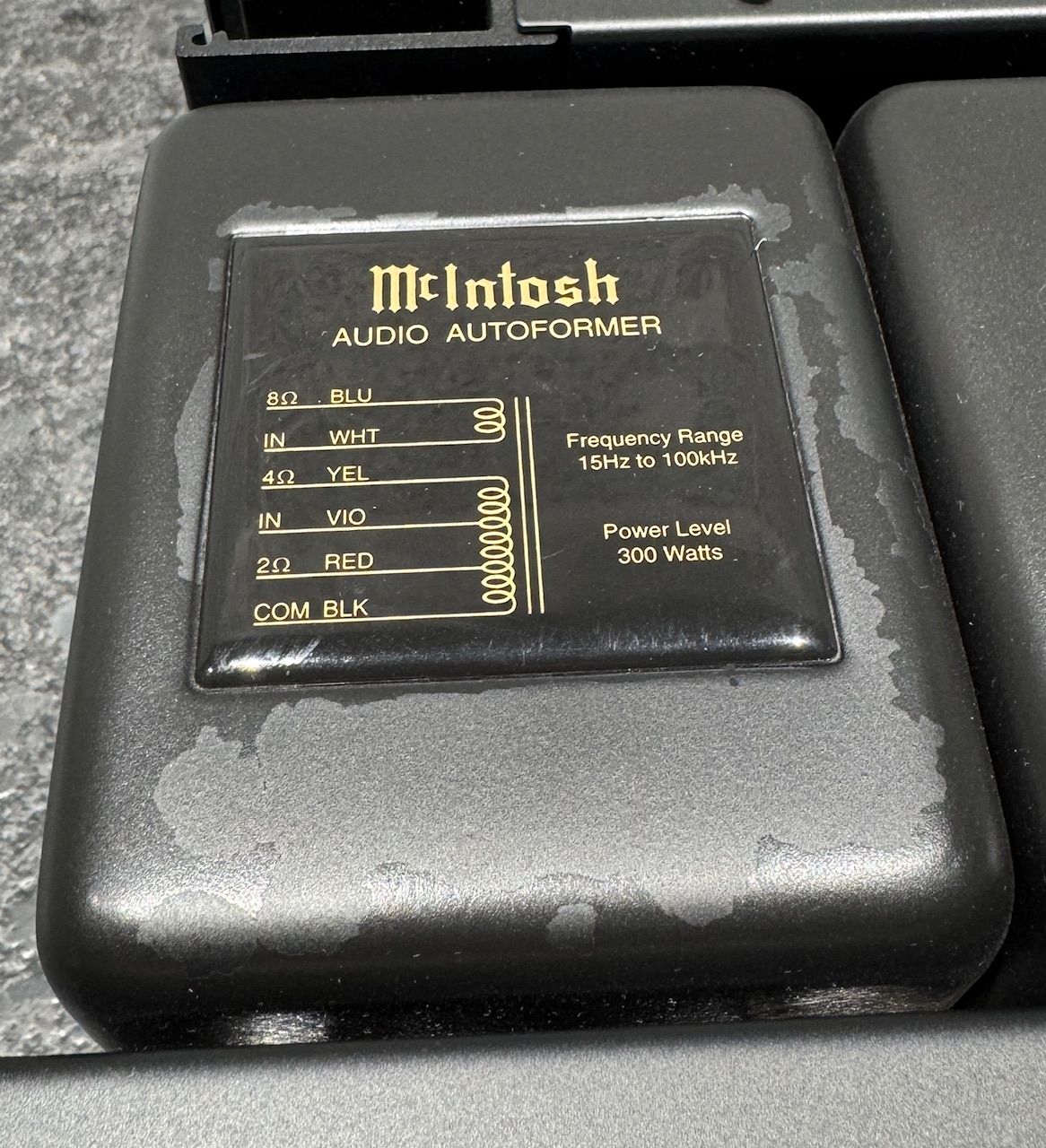 McIntosh MA9500 2-Channel Integrated Amplifier 8