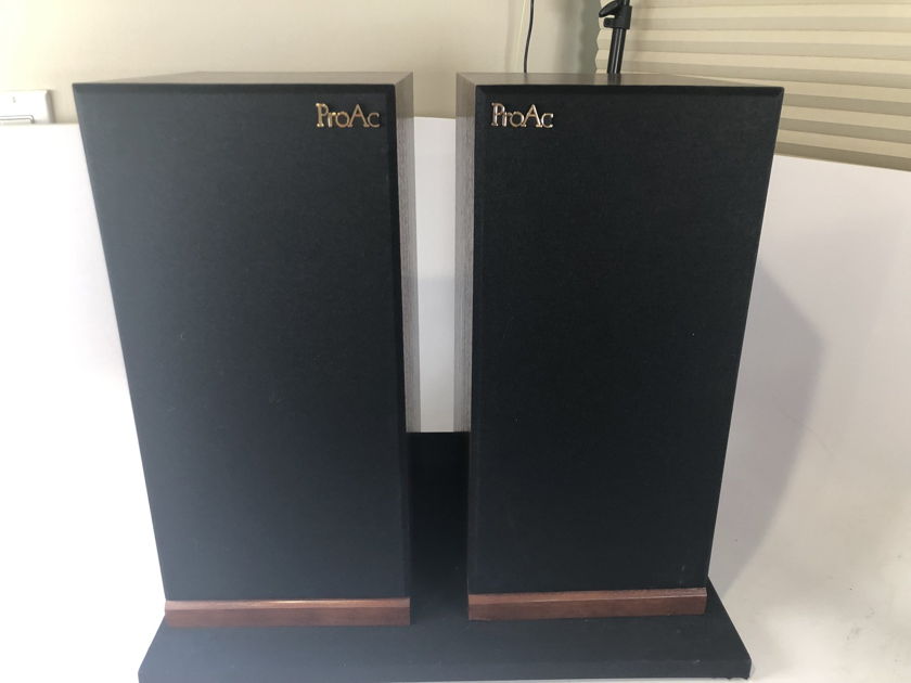 ProAc Response D TWO - Bookshelf or Stand Mounted Speakers