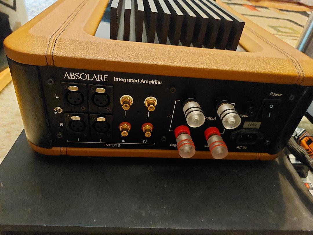 ABSOLARE INTERGRATED AMPLIFER 2