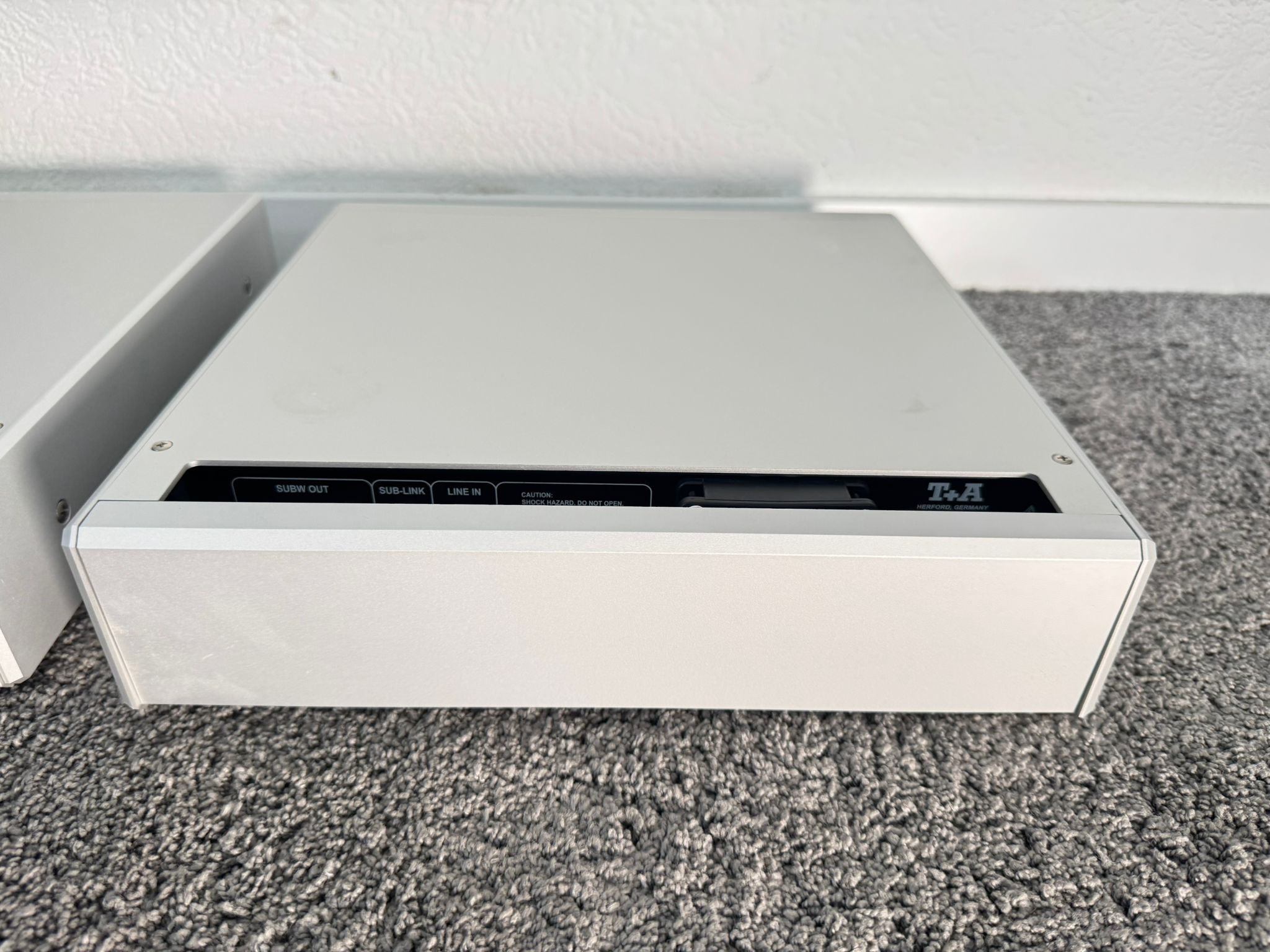 T+A Elektroakustik M820 M 820 complete system in silver 8