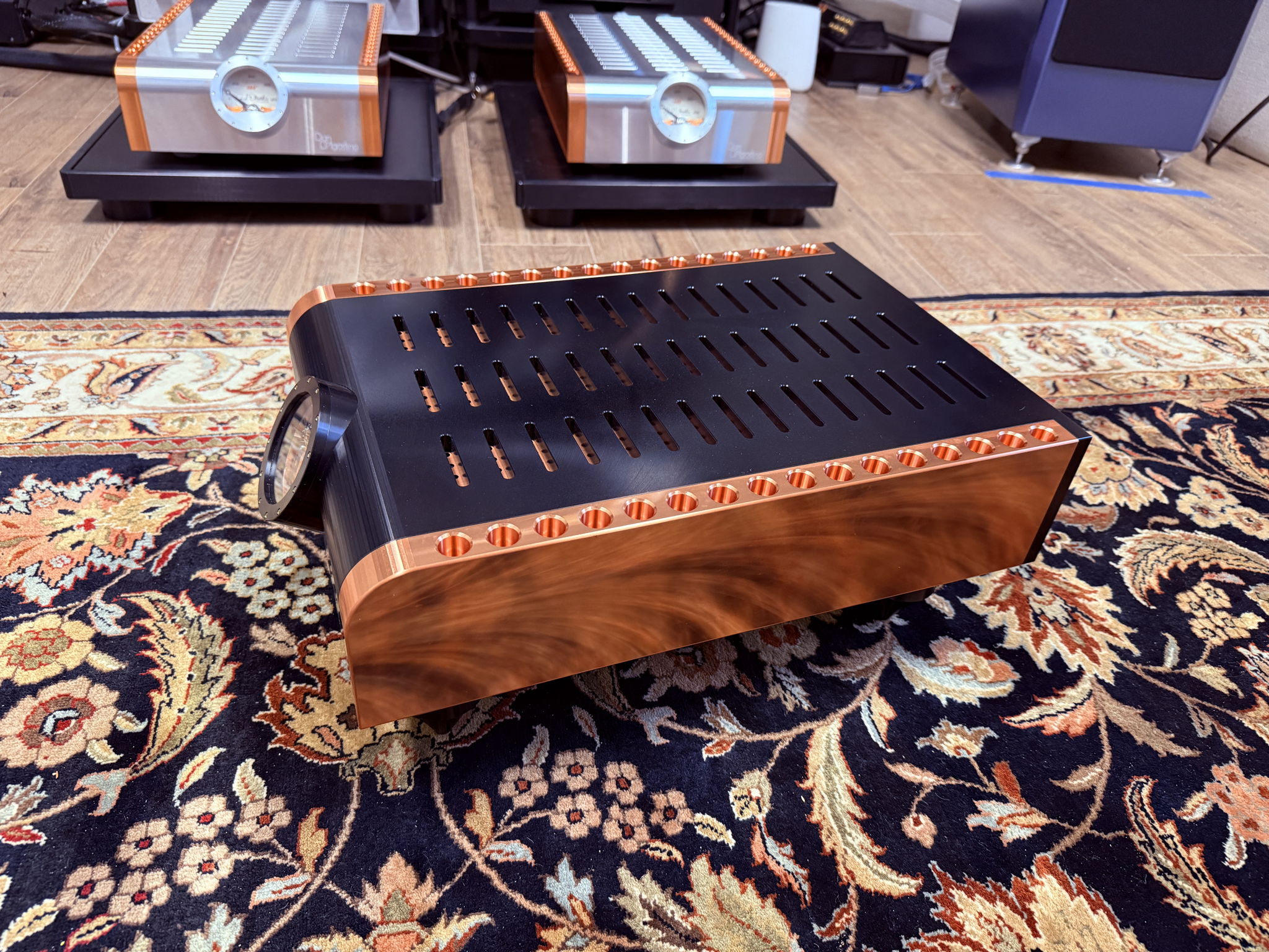 Dan D'Agostino S250 mxv with base 7