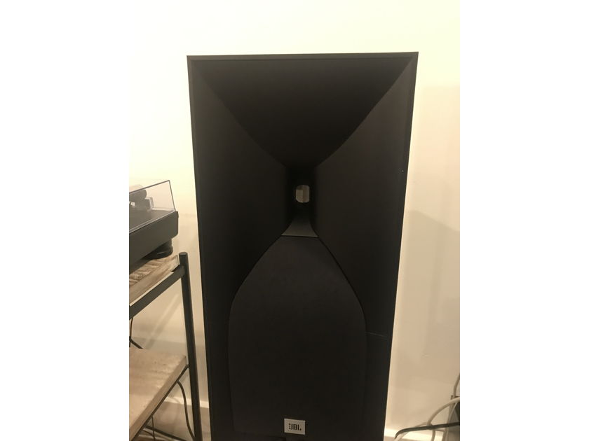 JBL Studio 530 Speakers