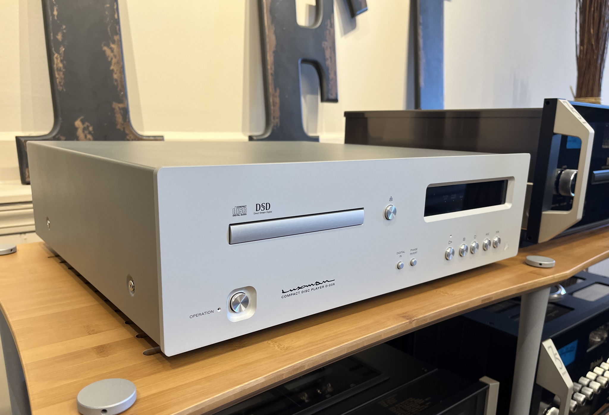 Luxman - D-03x - Digital Player/DAC - Customer Trade In...