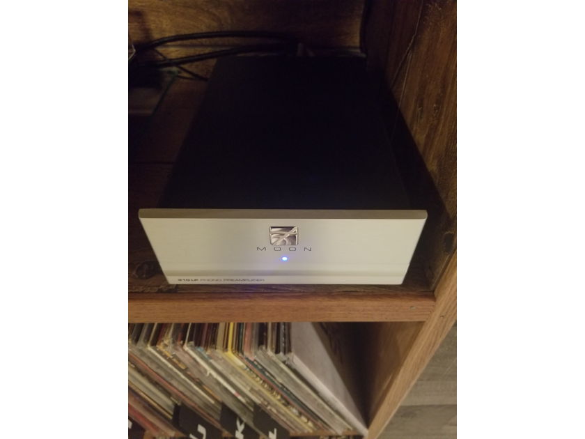 Simaudio Moon 310LP with free interconnects