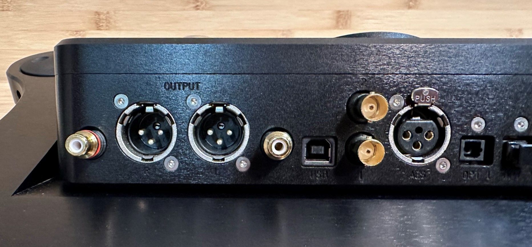 Chord Electronics DAVE DAC in black with Ensemble Stand... 3