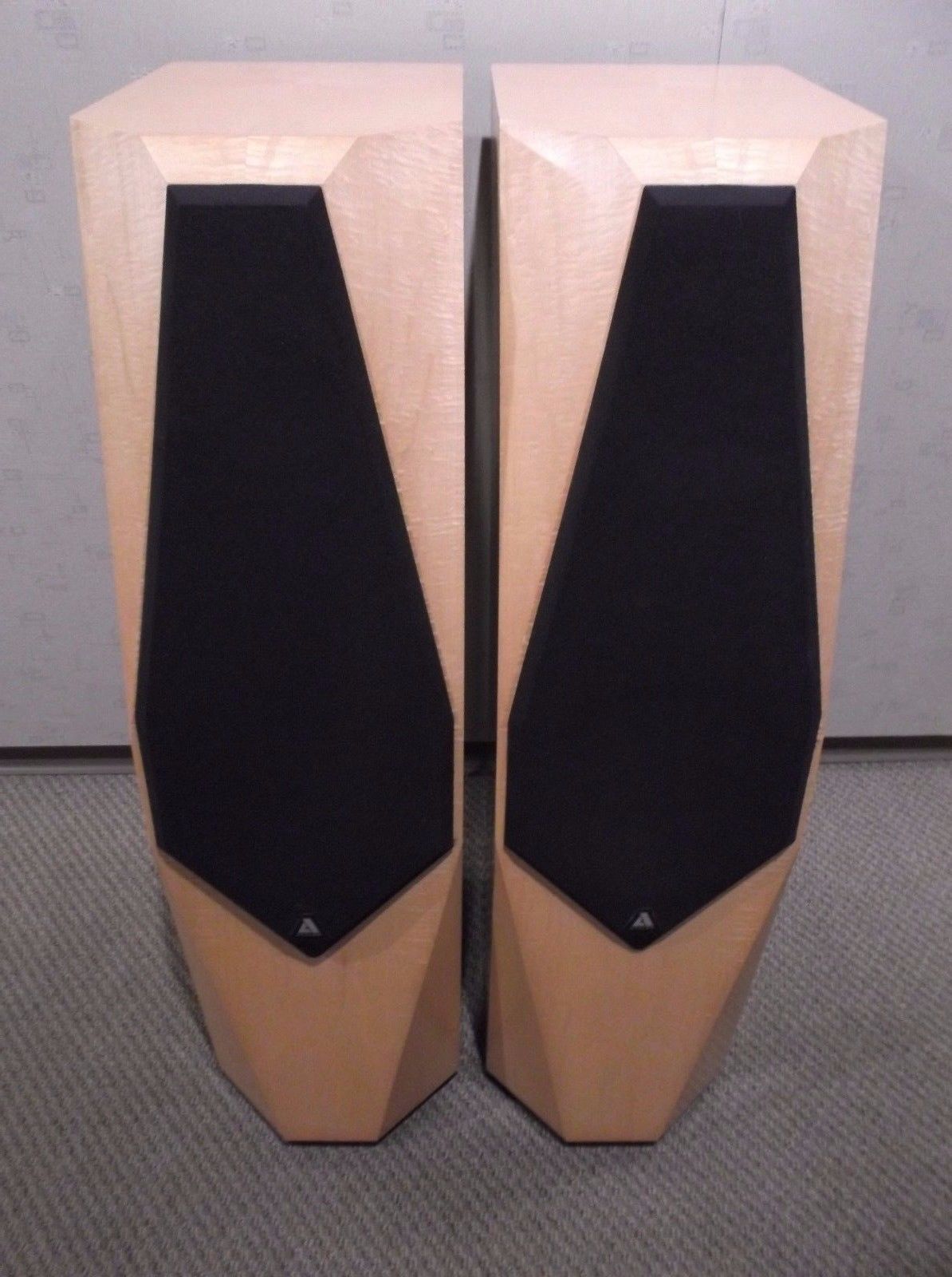 Avalon Acoustics Eidolon Speakers - Maple finish w/ Crates