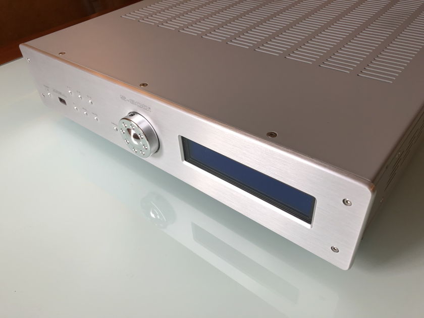 Krell S-300i Integrated Amplifier with XLR and iPhone inputs, as new, MSRP $2,500