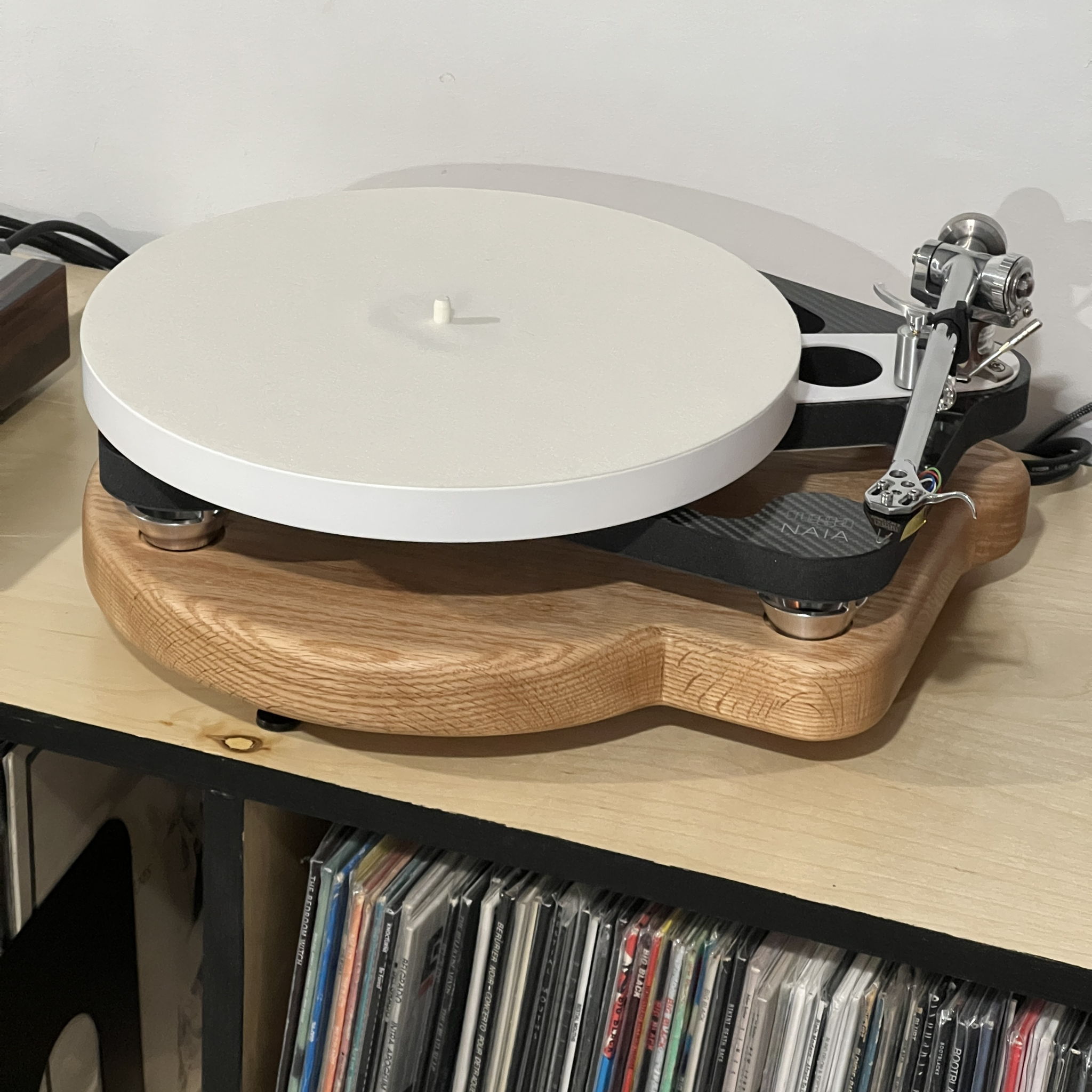 Rega Naia with DIY leveling base