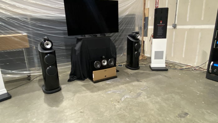 Bowers & Wilkins Abbey Road Dealer:  HTM2 D3 Piano Glos...