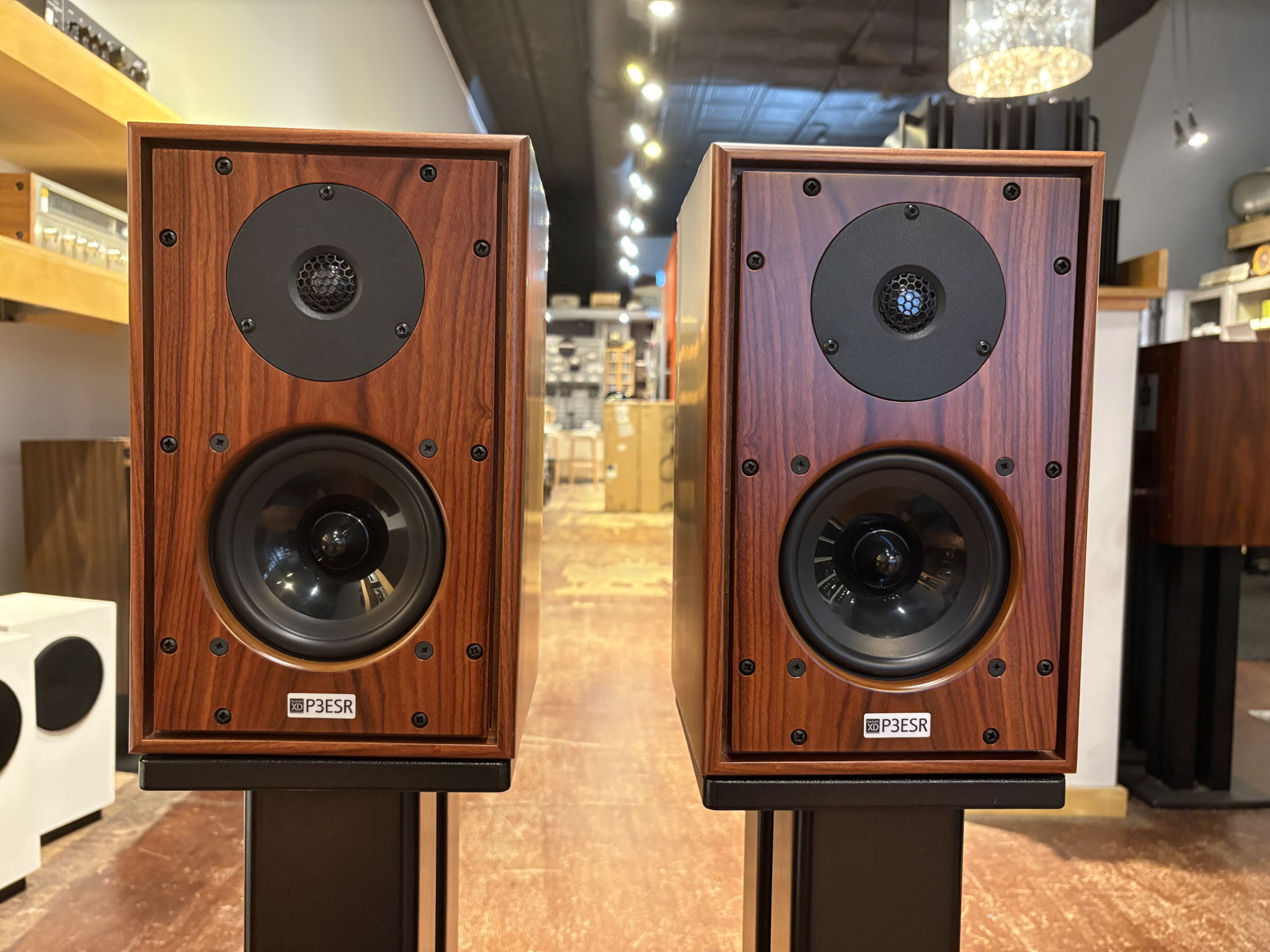 Harbeth P3ESR XD Bookshelf in Rosewood Finish Speakers ... 3