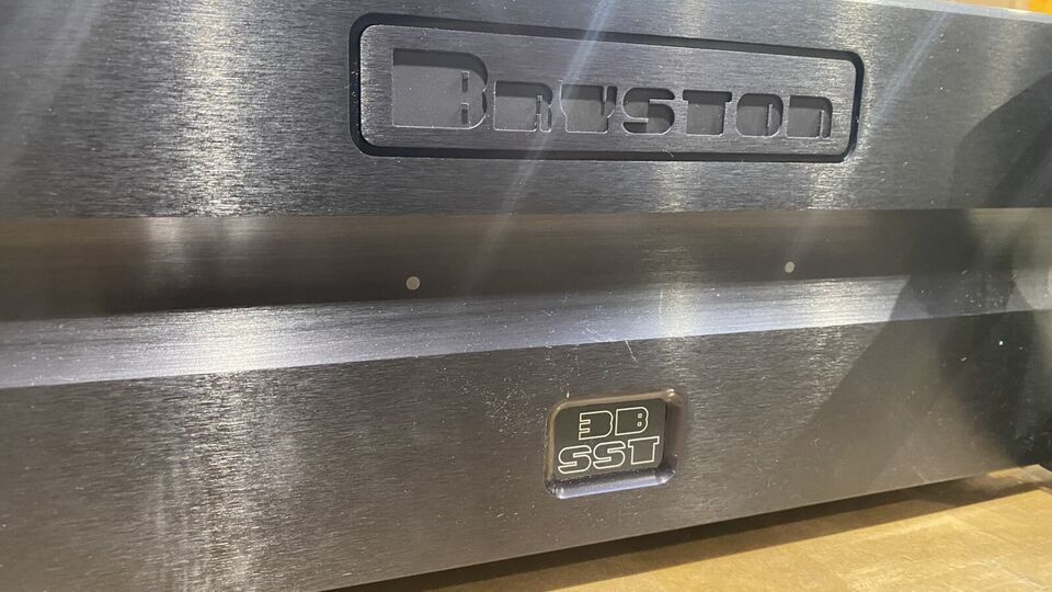 Bryston 19” Black Rack Mount 3B SST Stereo Amplifier 2