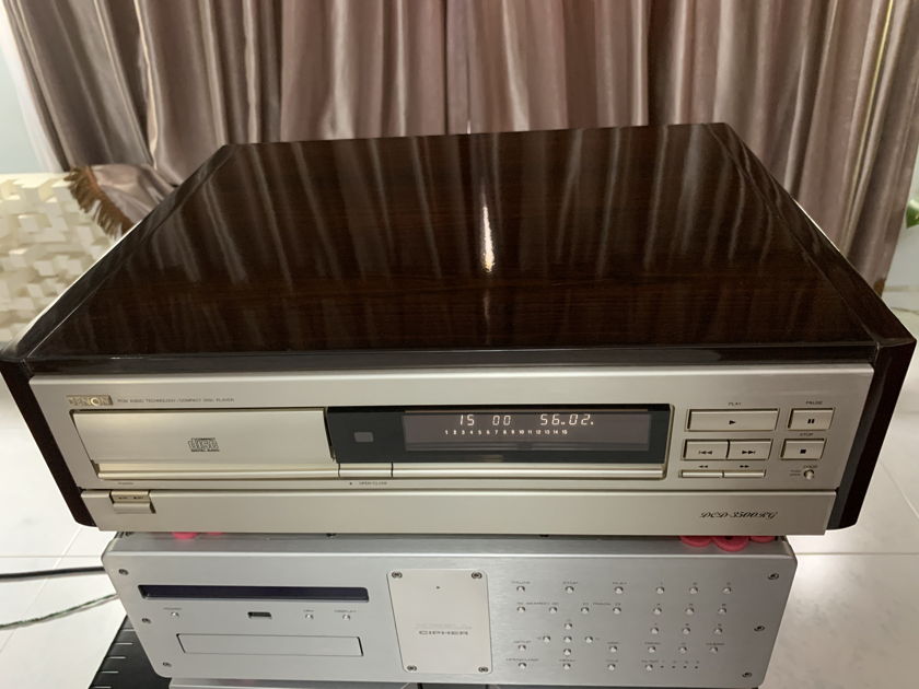 Denon DCD-3500RG PCM Audio Technology CD Player (vintage collector player)
