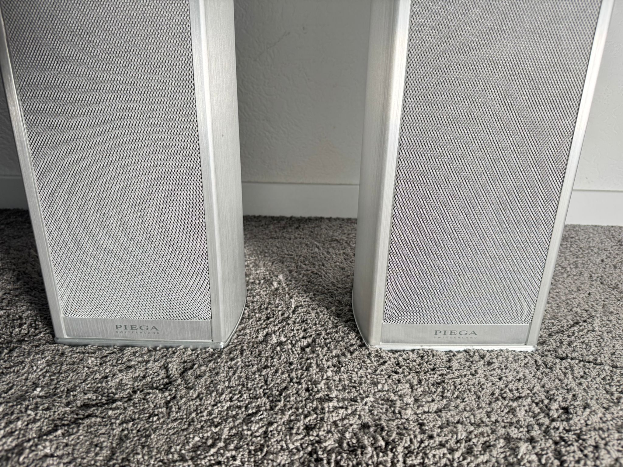 Piega Premium 501 speakers in silver from 2022 6