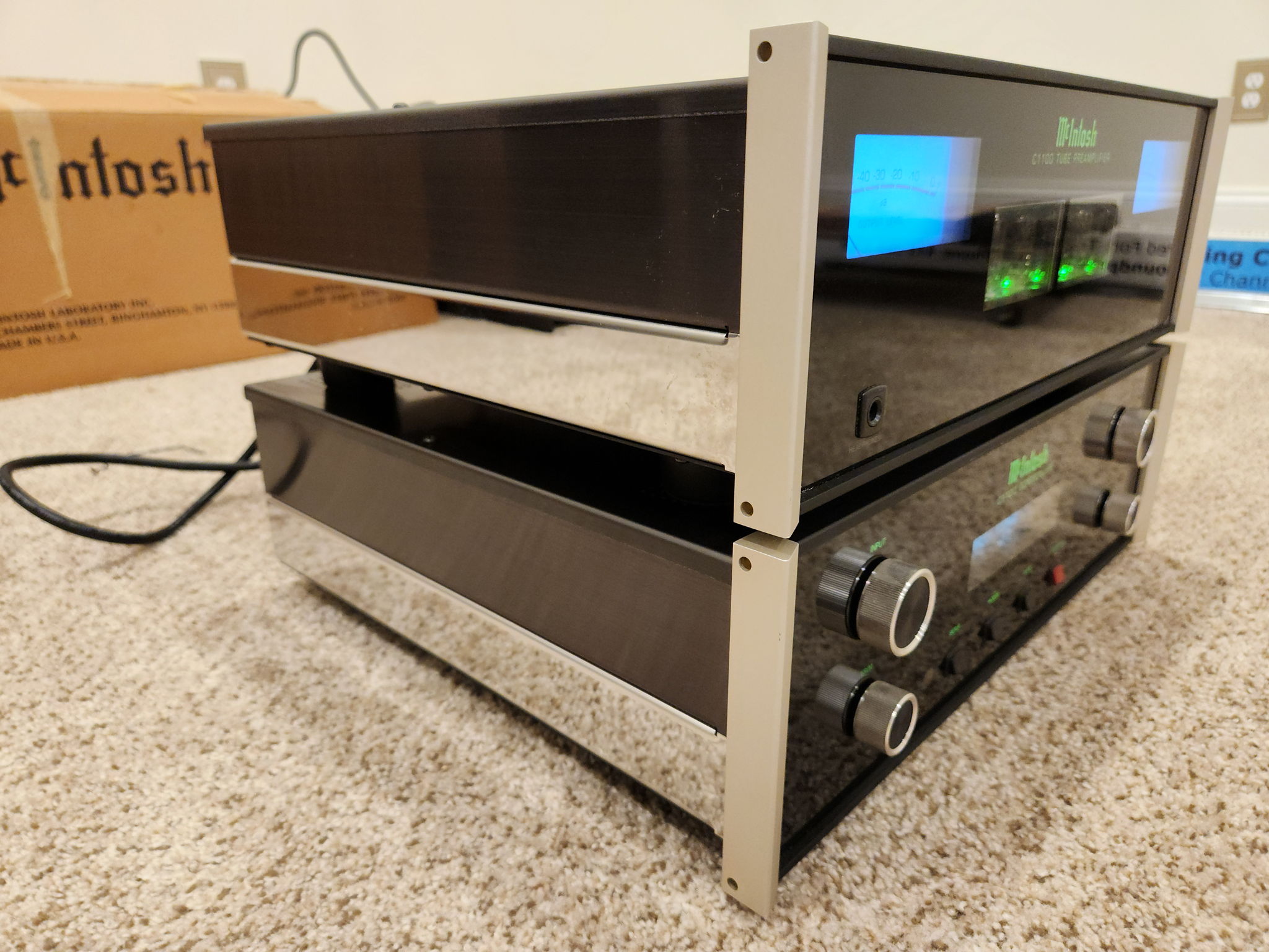 McIntosh C1100T and C1100C Tube Pre-amp 2