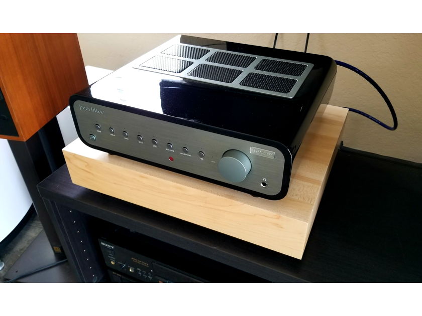 Peachtree Audio Nova 300 Integrated Amplifier  like new few months old only